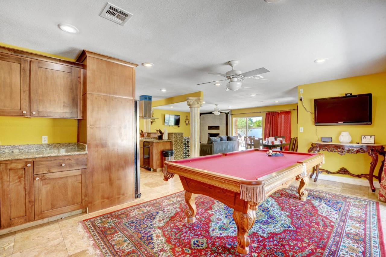 Las Vegas Elegance! Pool Table & Sparkling Pool! Home Bagian luar foto