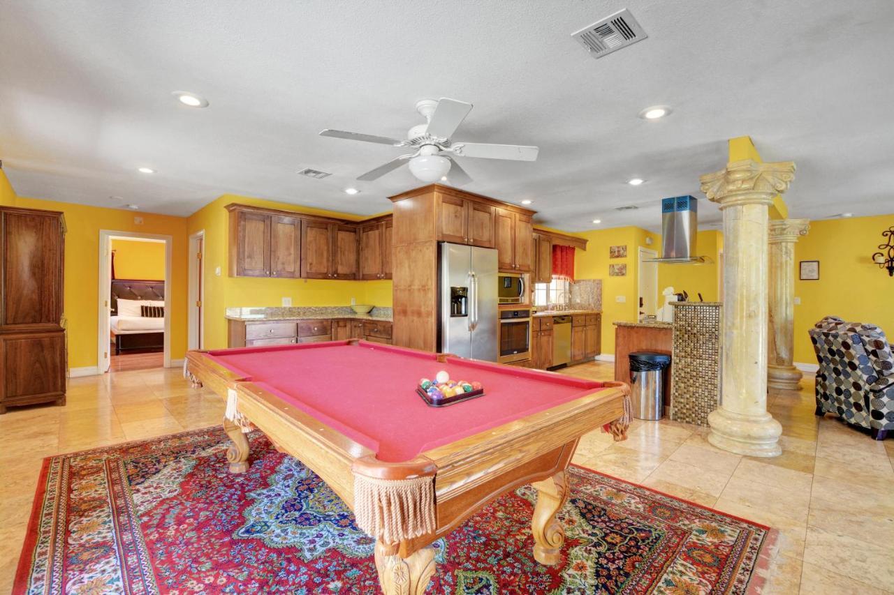 Las Vegas Elegance! Pool Table & Sparkling Pool! Home Bagian luar foto